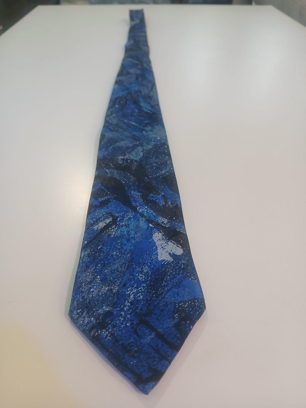 City Streets Men's Blue Abstract Pattern Tie - Contemporary Business Style